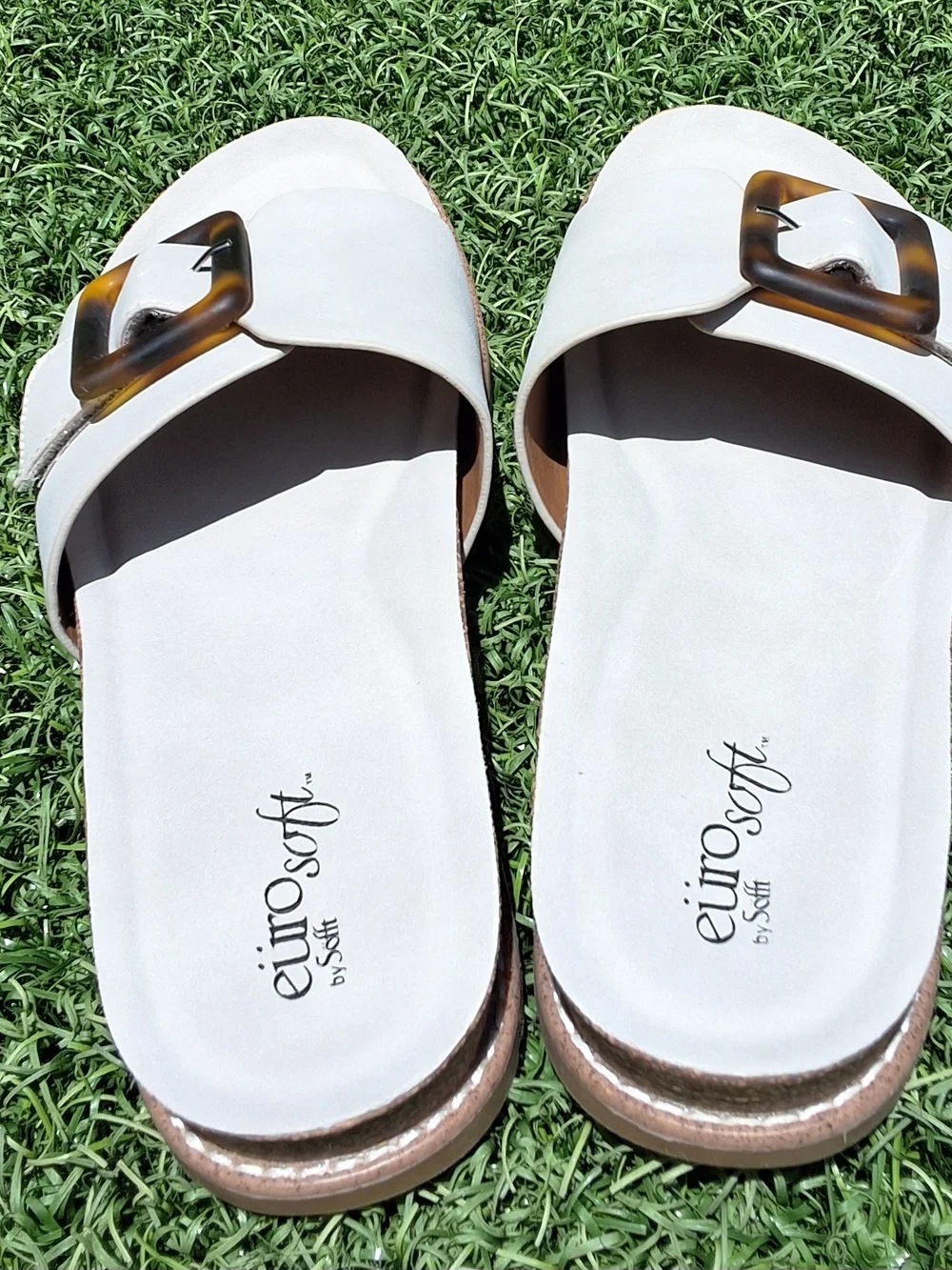 EuroSoft Galilee White Slide Sandals Tortoise Buckle Comfort Platform Wmn's 8.5